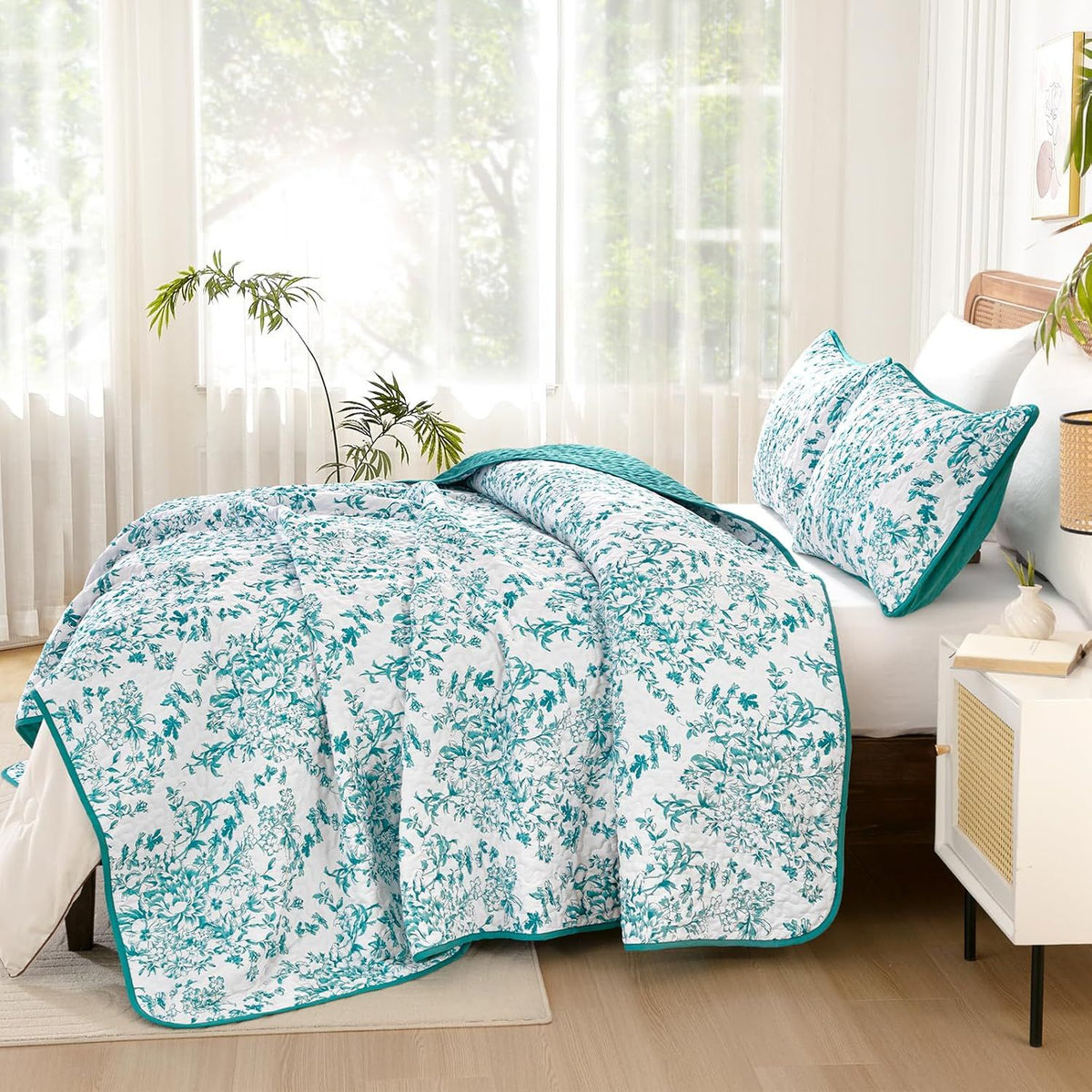 Blue Green Botanical Serenity Coverlet Bedspread Set