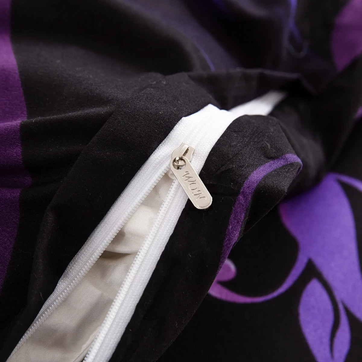 Viola Dark Elegant Rose Bloom Quilt / Doona / Duvet Cover set