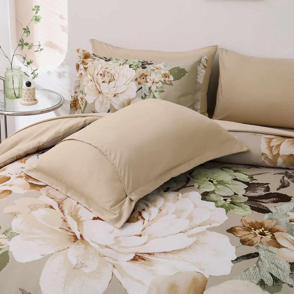 Beige Bloom Lumiere Heritage Quilt / Doona / Duvet Cover set