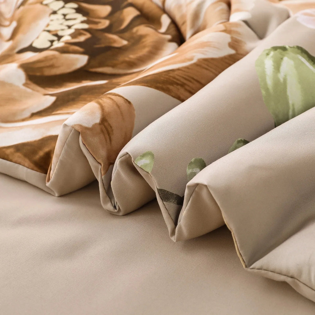 Beige Bloom Lumiere Heritage Quilt / Doona / Duvet Cover set