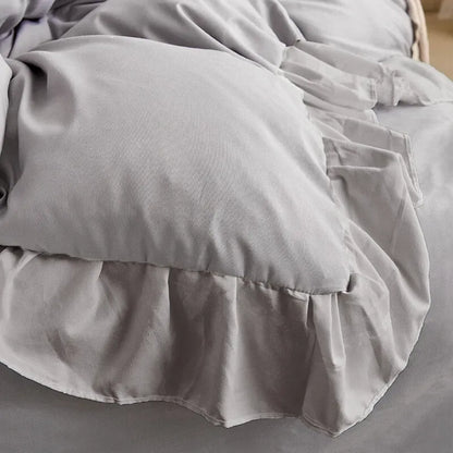 Ruffled Edge Tuscany Elegance Quilt / Doona / Duvet Cover set