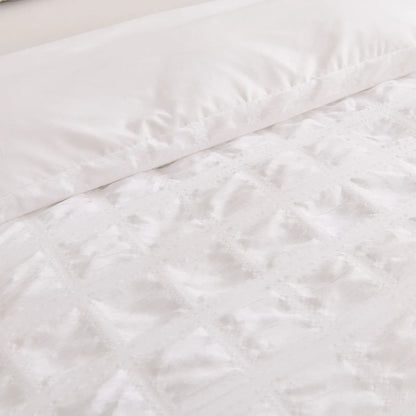 White Montreux Paisley Quilt / Doona / Duvet Cover set