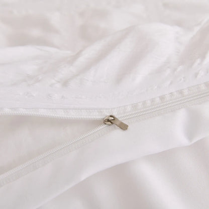 White Montreux Paisley Quilt / Doona / Duvet Cover set