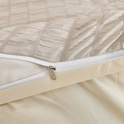 Stripe Lombardy Serenity Quilt / Doona / Duvet Cover set