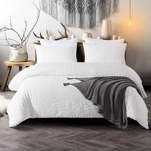 Seersucker White Valencia Dream Quilt / Doona / Duvet Cover set