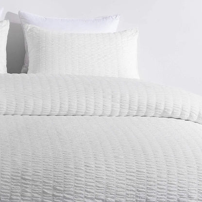 Seersucker White Valencia Dream Quilt / Doona / Duvet Cover set